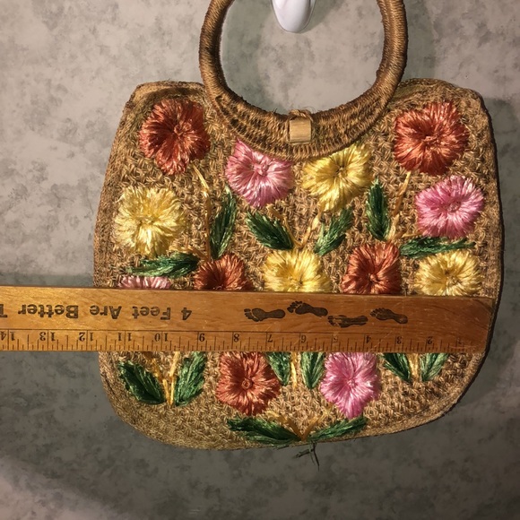 HP 10/22/23 Vintage 50’s 60’s Hand Woven Straw Purse w/ Floral Design - Picture 14 of 15